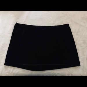 MAGGIE MCNAUGHTON • 2X black velvet skirt